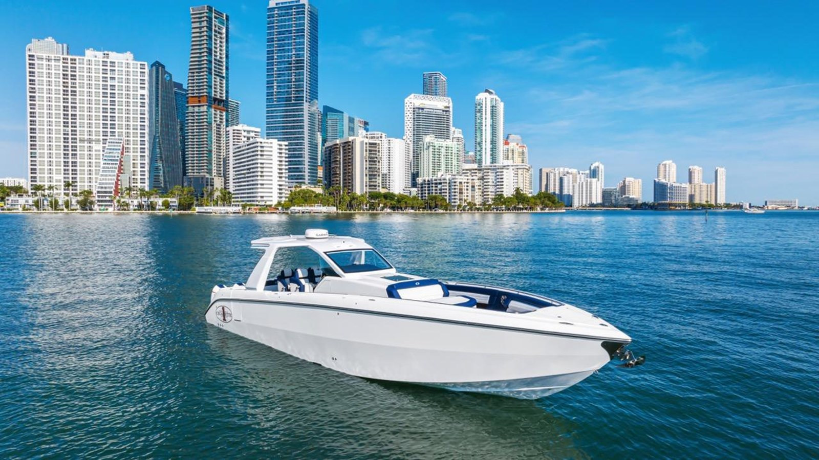 https://arconyachts.ams3.digitaloceanspaces.com/156611/conversions/large_4071066-optimize.jpg