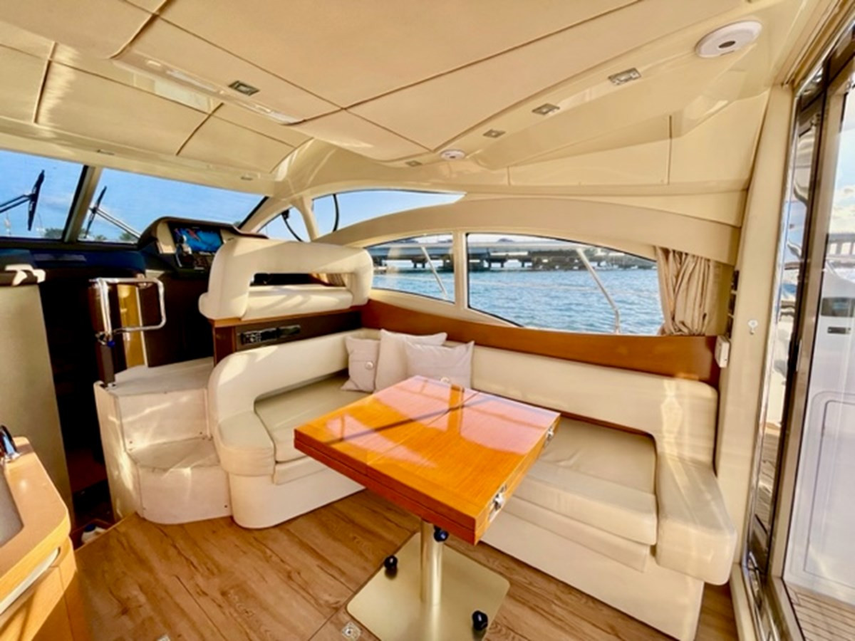 https://arconyachts.ams3.digitaloceanspaces.com/156615/conversions/large_4112763-optimize.jpg