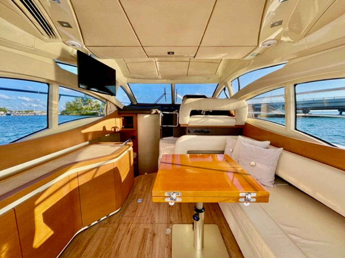 https://arconyachts.ams3.digitaloceanspaces.com/156618/conversions/large_4112767-optimize.jpg