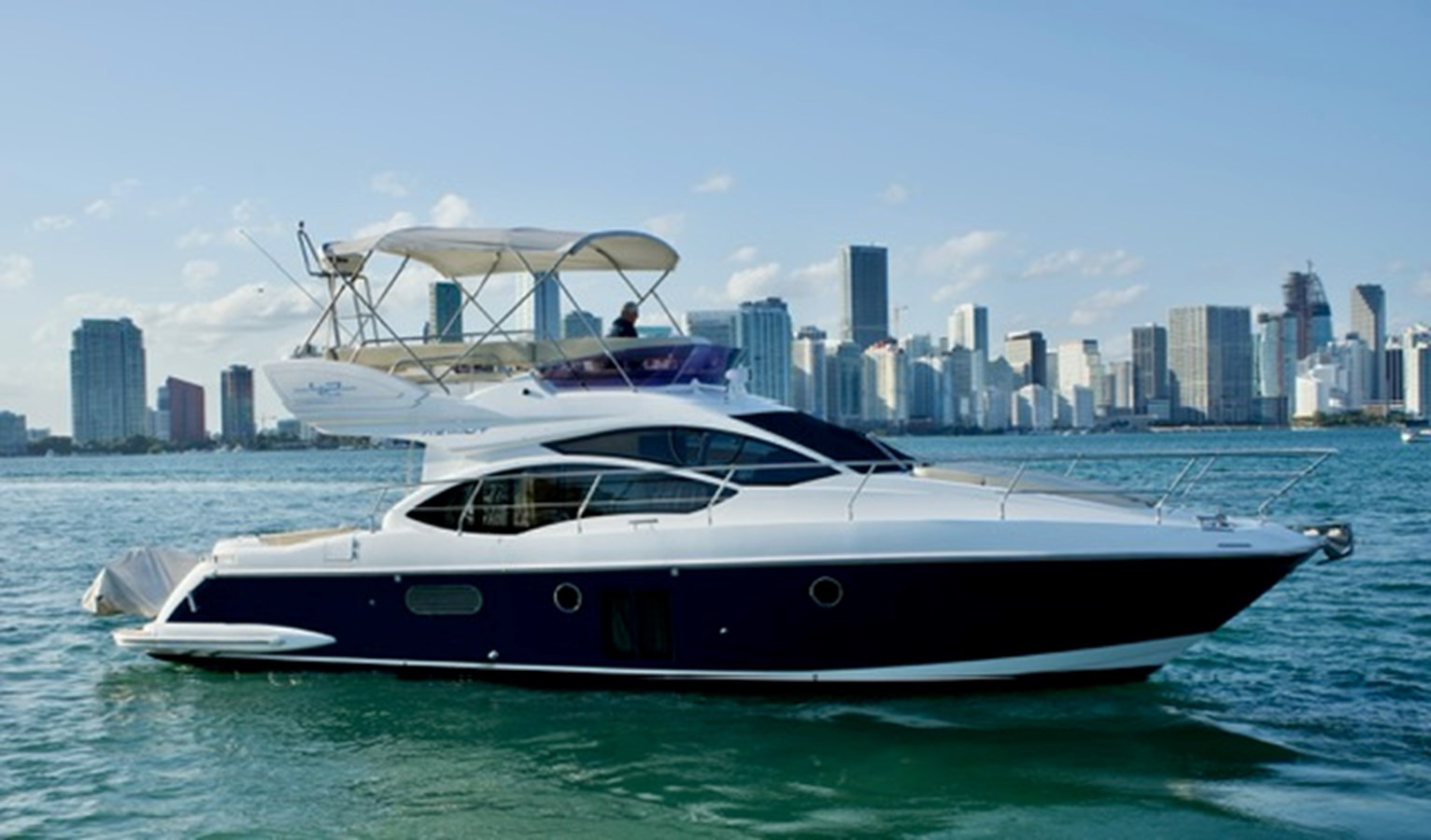 https://arconyachts.ams3.digitaloceanspaces.com/156625/conversions/large_4112748-optimize.jpg