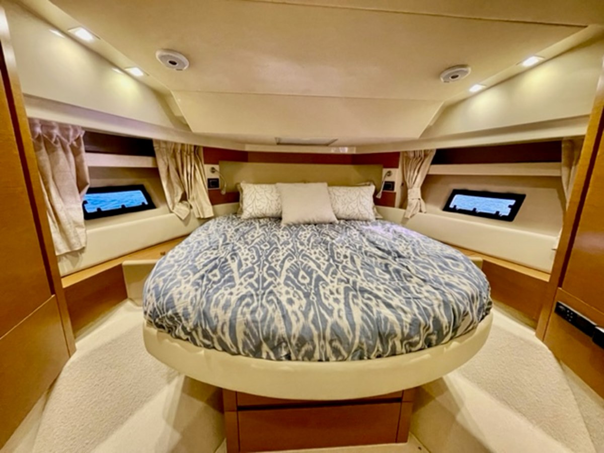 https://arconyachts.ams3.digitaloceanspaces.com/156633/conversions/large_4112772-optimize.jpg