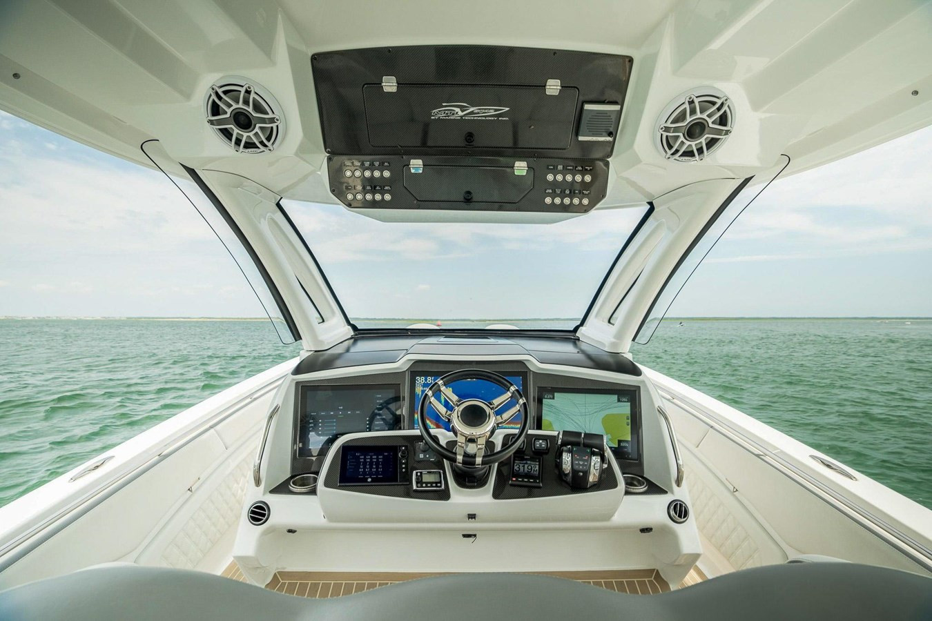 https://arconyachts.ams3.digitaloceanspaces.com/156865/conversions/large_4242934-optimize.jpg