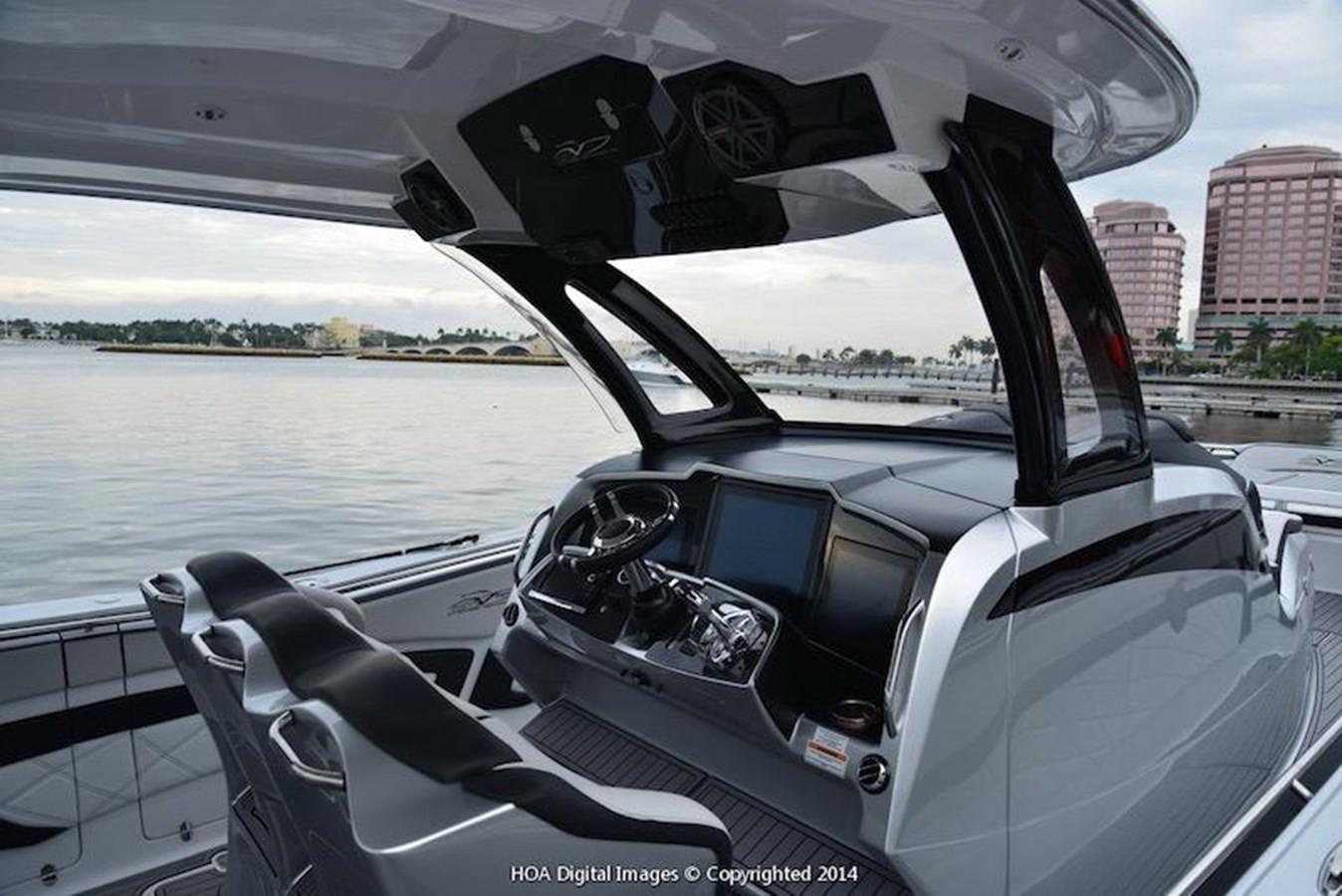 https://arconyachts.ams3.digitaloceanspaces.com/156866/conversions/large_4239761-optimize.jpg