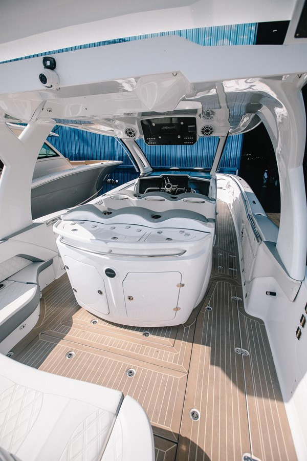 https://arconyachts.ams3.digitaloceanspaces.com/156899/conversions/large_4242945-optimize.jpg