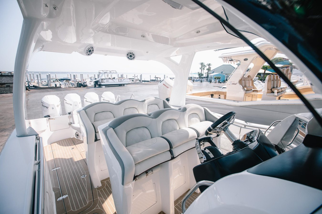 https://arconyachts.ams3.digitaloceanspaces.com/156902/conversions/large_4242946-optimize.jpg