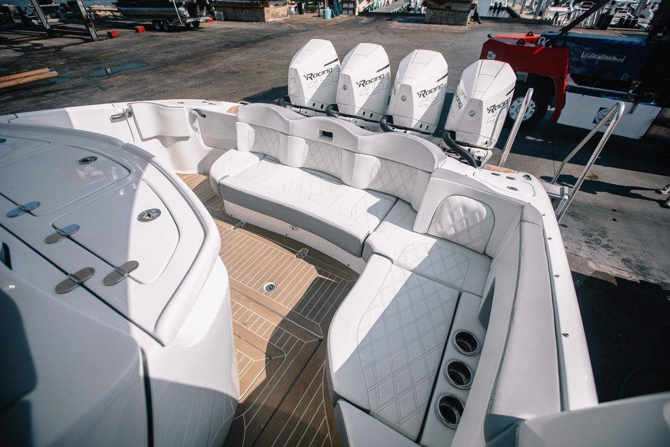 https://arconyachts.ams3.digitaloceanspaces.com/156928/conversions/large_4242956-optimize.jpg