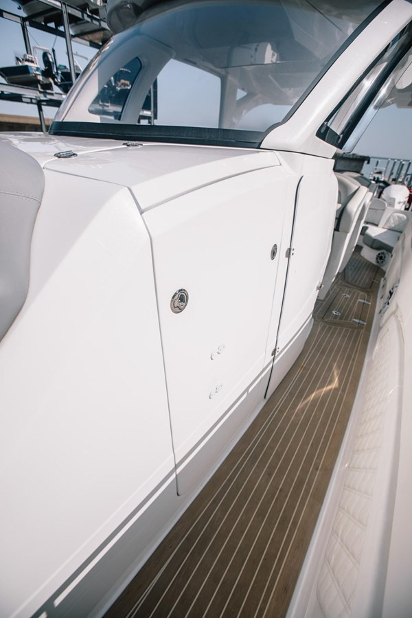 https://arconyachts.ams3.digitaloceanspaces.com/156957/conversions/large_4242967-optimize.jpg