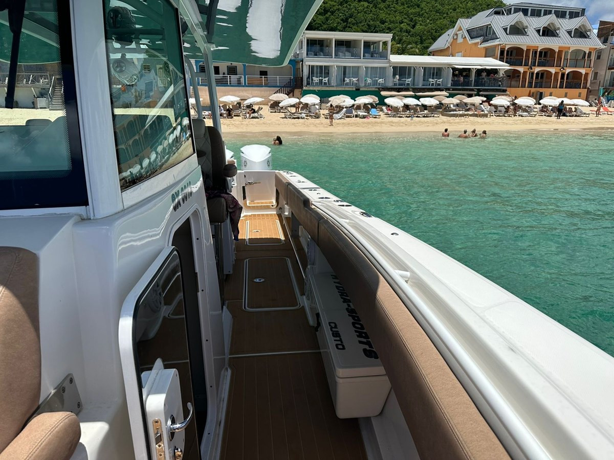 https://arconyachts.ams3.digitaloceanspaces.com/157047/conversions/large_4299593-optimize.jpg