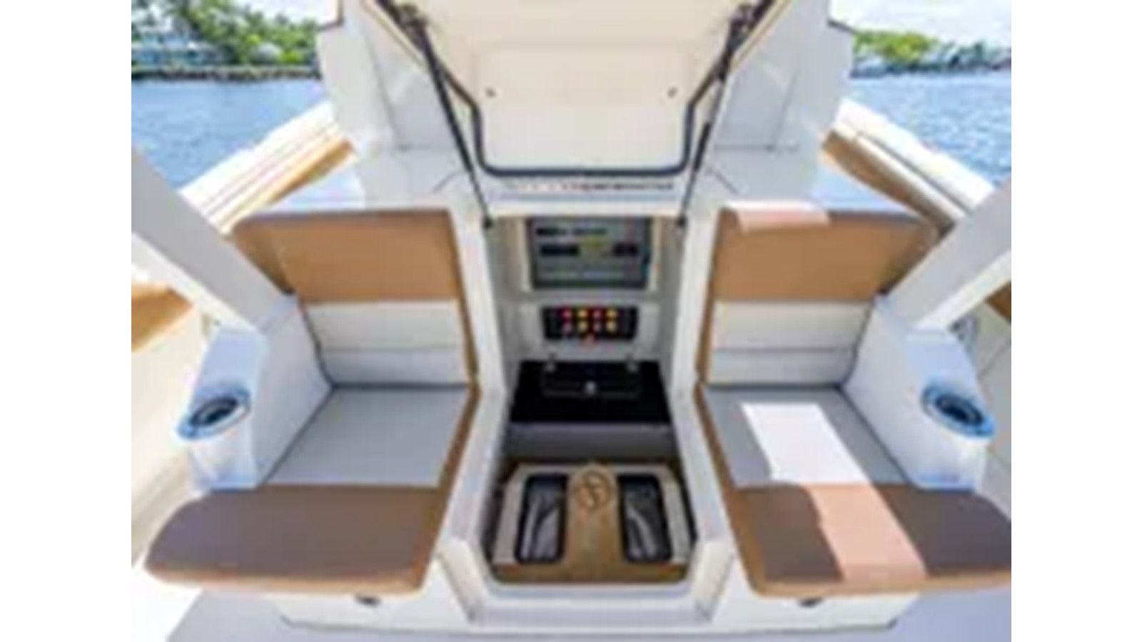 https://arconyachts.ams3.digitaloceanspaces.com/157058/conversions/large_4289497-optimize.jpg