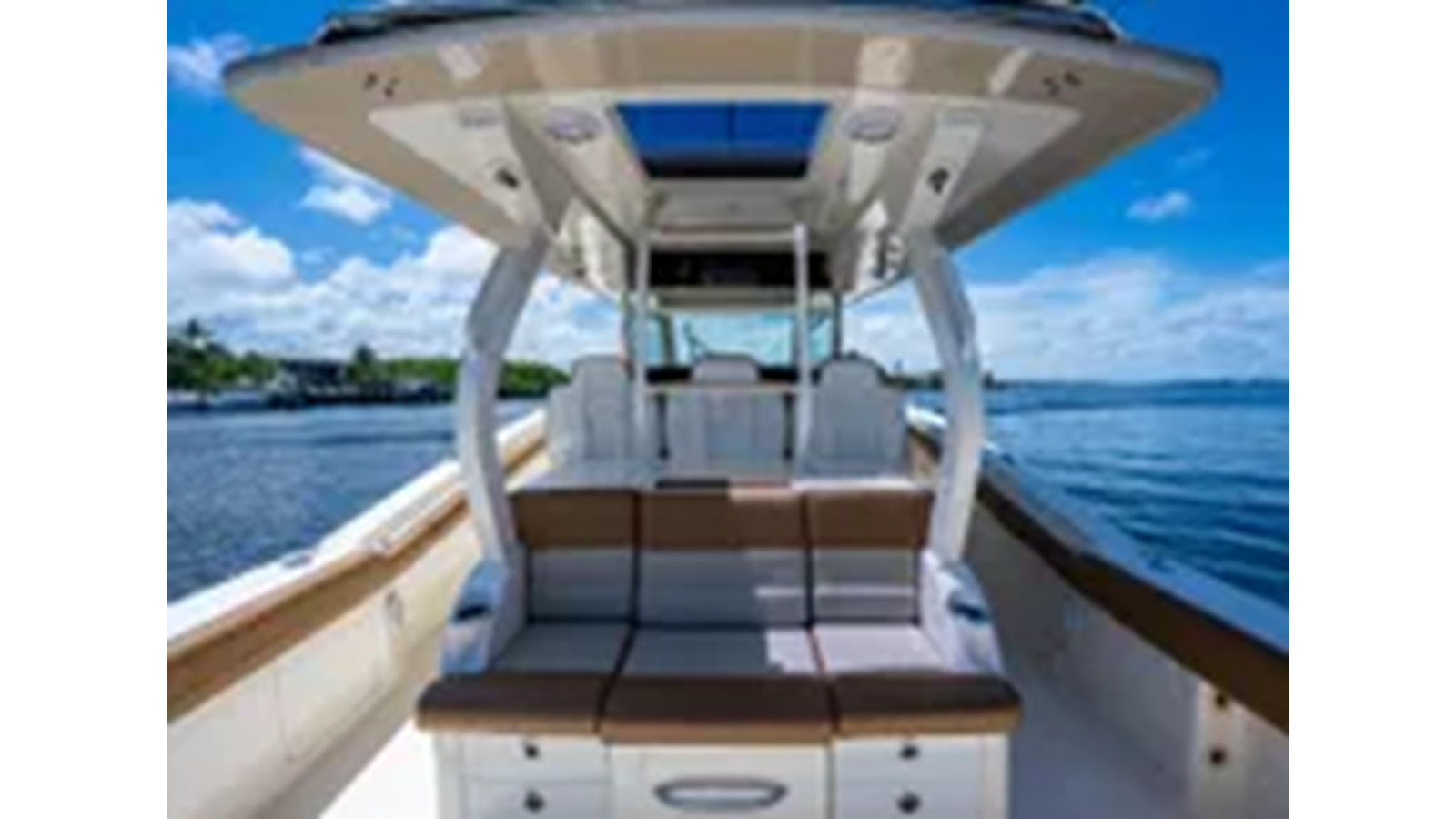 https://arconyachts.ams3.digitaloceanspaces.com/157138/conversions/large_4289522-optimize.jpg