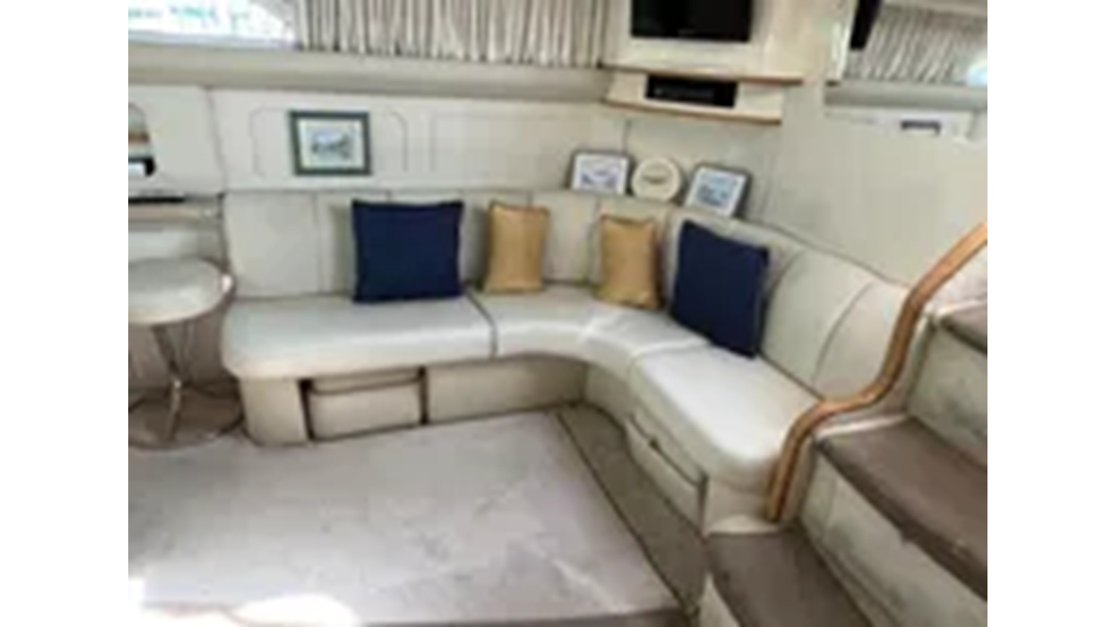 https://arconyachts.ams3.digitaloceanspaces.com/157221/conversions/large_4323757-optimize.jpg