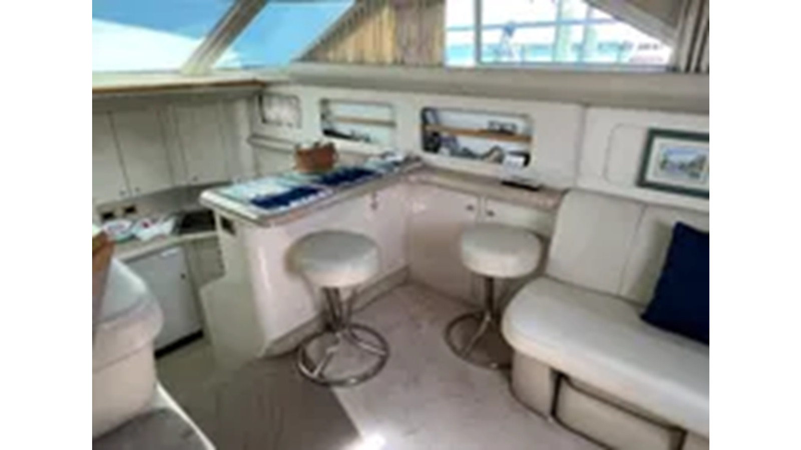 https://arconyachts.ams3.digitaloceanspaces.com/157225/conversions/large_4323758-optimize.jpg