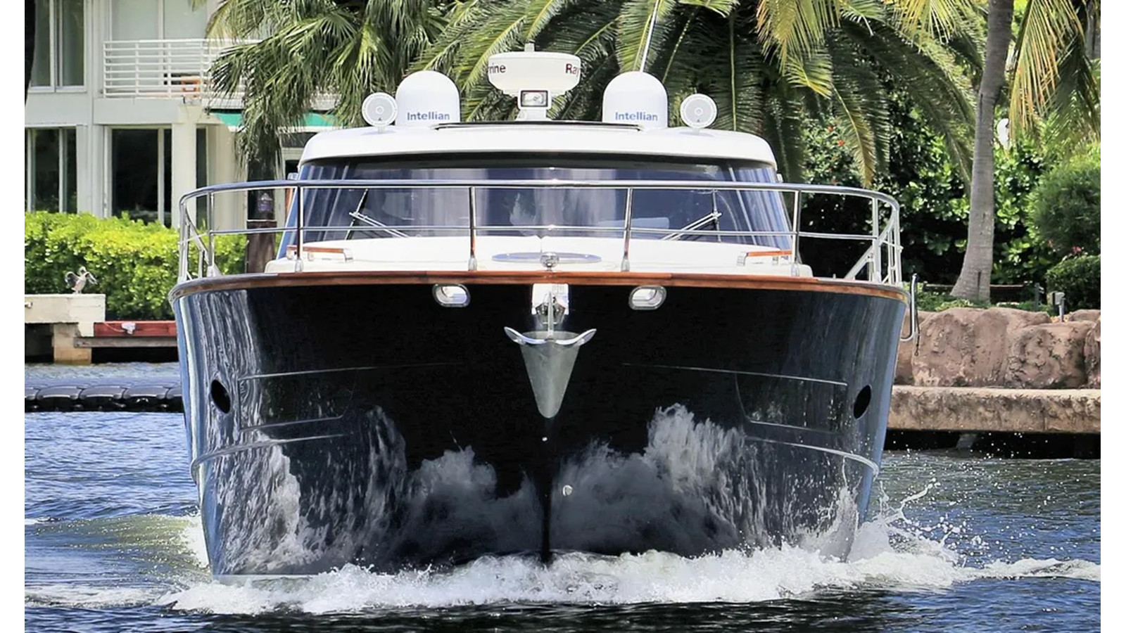 https://arconyachts.ams3.digitaloceanspaces.com/157367/conversions/large_4380929-optimize.jpg