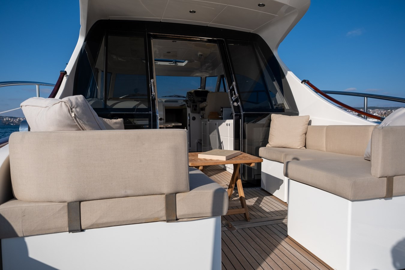 https://arconyachts.ams3.digitaloceanspaces.com/157369/conversions/large_4530978-optimize.jpg