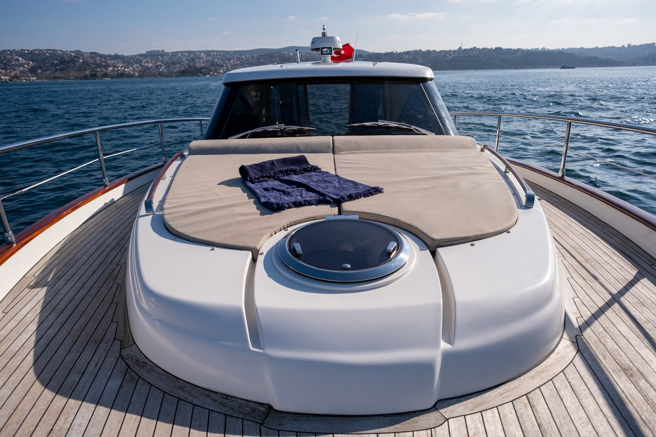 https://arconyachts.ams3.digitaloceanspaces.com/157386/conversions/large_4530984-optimize.jpg