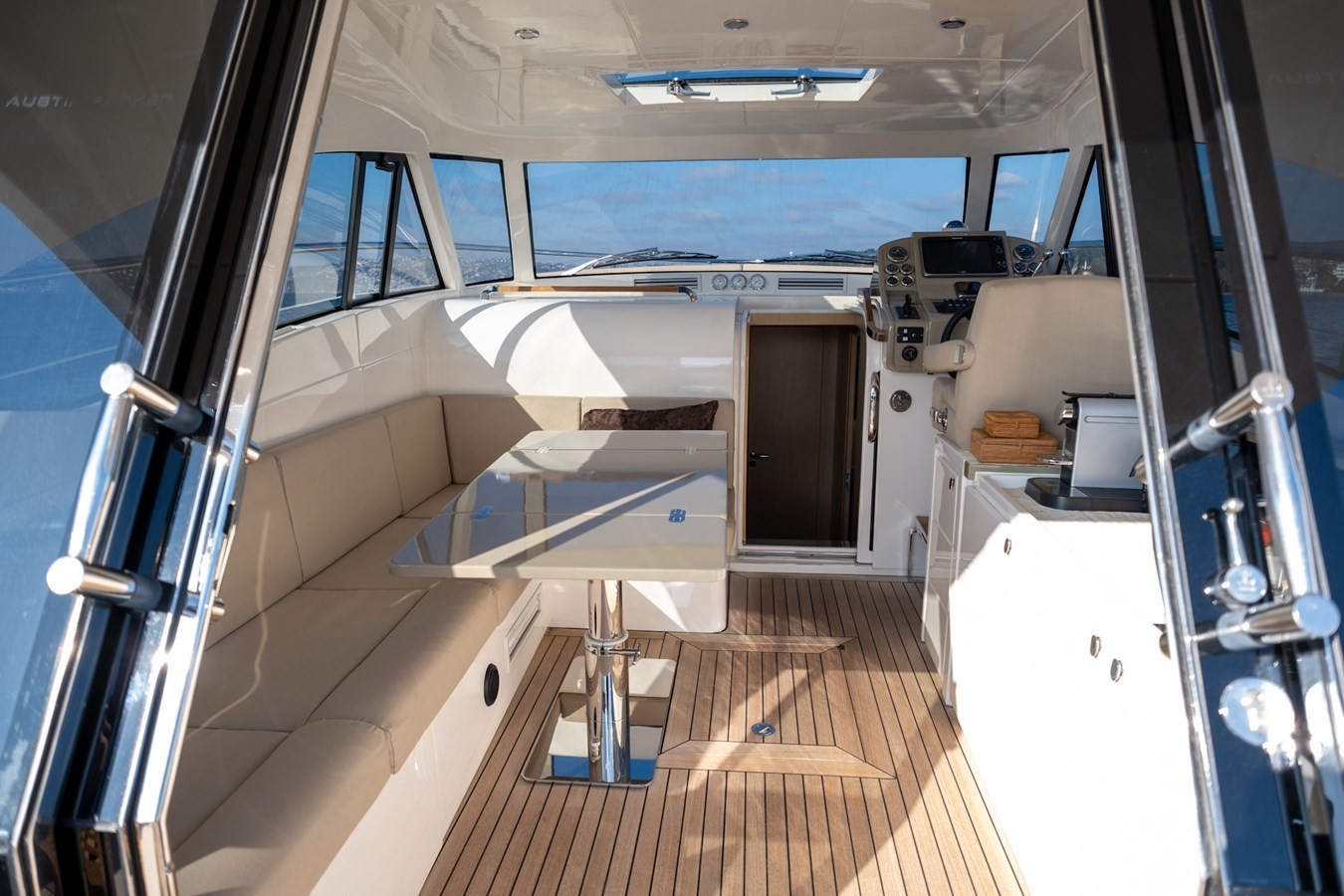 https://arconyachts.ams3.digitaloceanspaces.com/157398/conversions/large_4530988-optimize.jpg