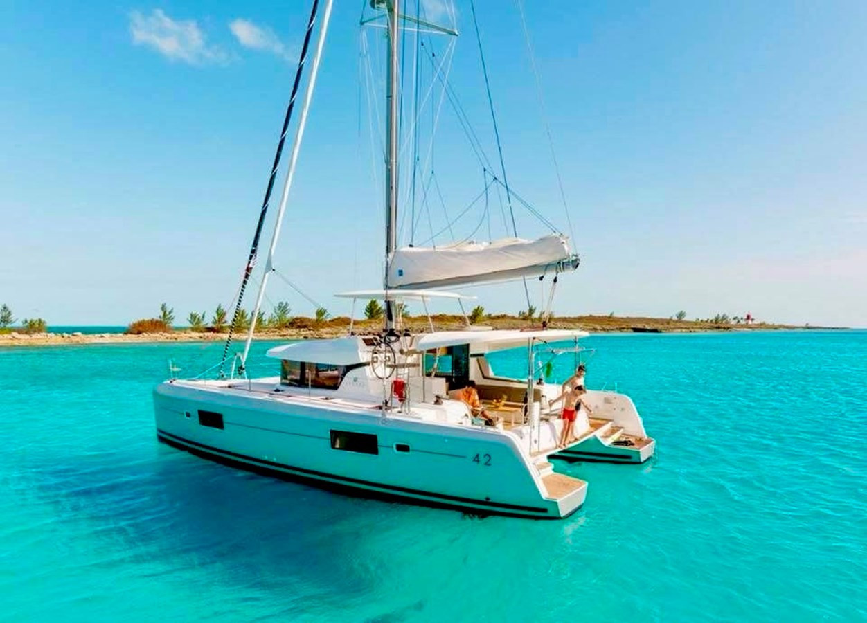 https://arconyachts.ams3.digitaloceanspaces.com/157428/conversions/large_4605106-optimize.jpg