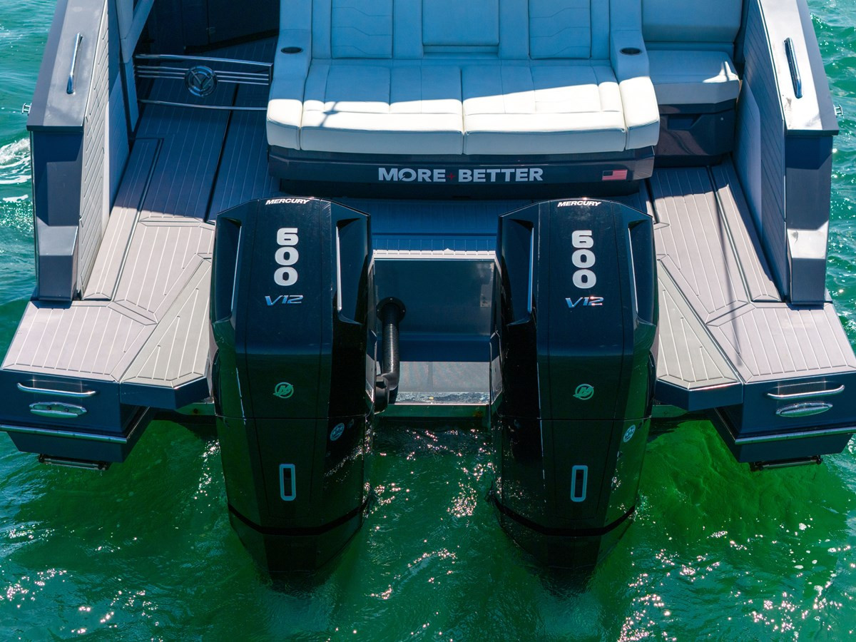 https://arconyachts.ams3.digitaloceanspaces.com/157438/conversions/large_4597819-optimize.jpg