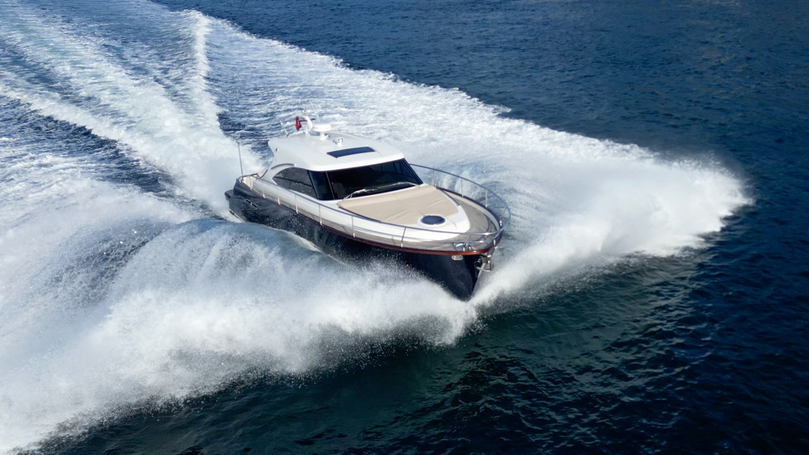https://arconyachts.ams3.digitaloceanspaces.com/157440/conversions/large_4531003-optimize.jpg