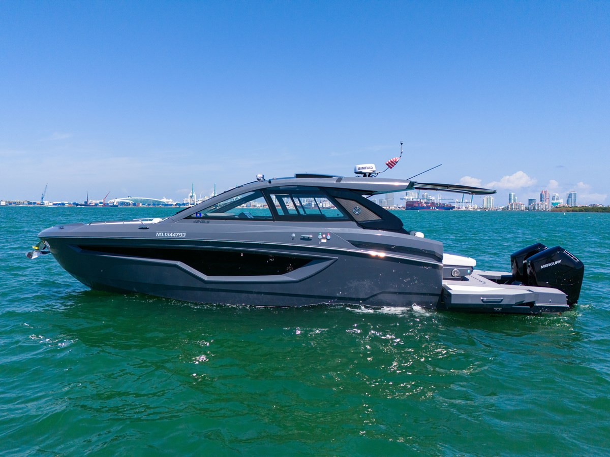 https://arconyachts.ams3.digitaloceanspaces.com/157474/conversions/large_4597836-optimize.jpg