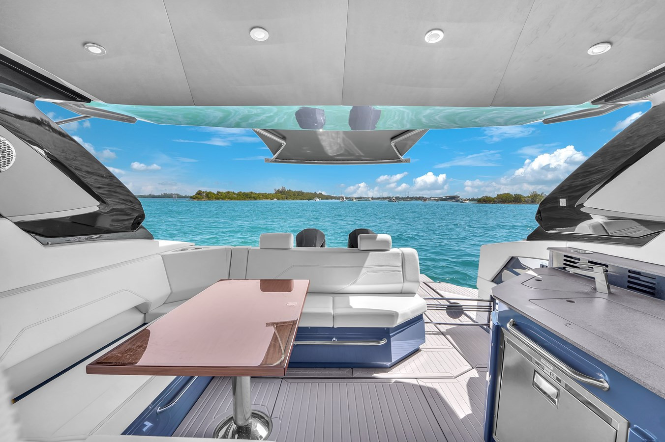 https://arconyachts.ams3.digitaloceanspaces.com/157531/conversions/large_4597902-optimize.jpg
