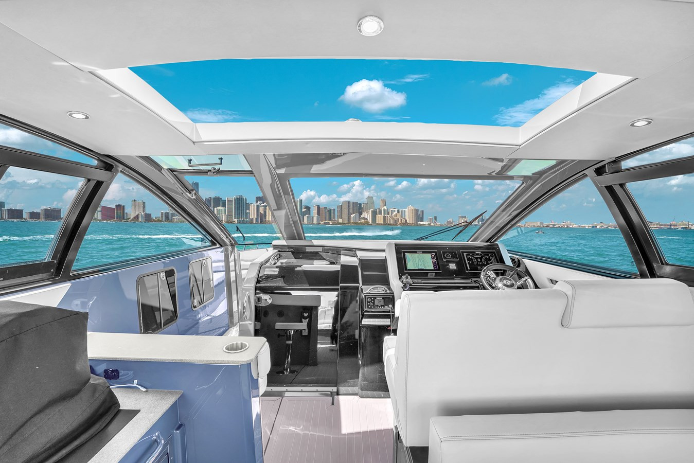 https://arconyachts.ams3.digitaloceanspaces.com/157539/conversions/large_4597905-optimize.jpg