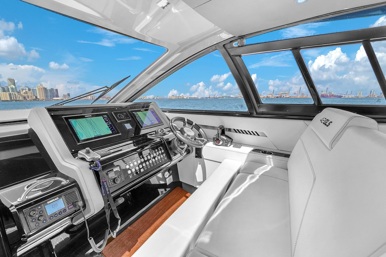https://arconyachts.ams3.digitaloceanspaces.com/157545/conversions/large_4597907-optimize.jpg