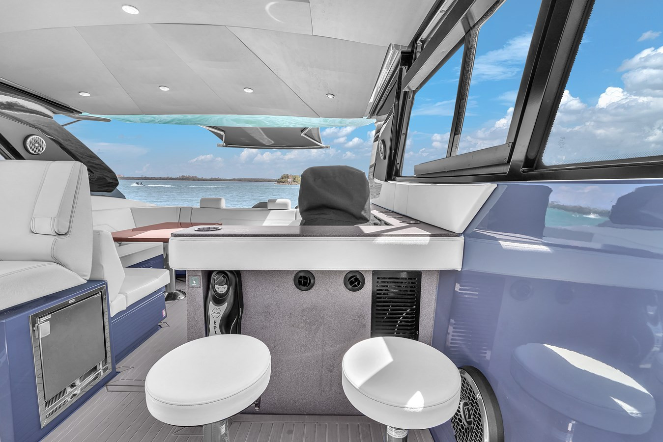 https://arconyachts.ams3.digitaloceanspaces.com/157567/conversions/large_4597915-optimize.jpg