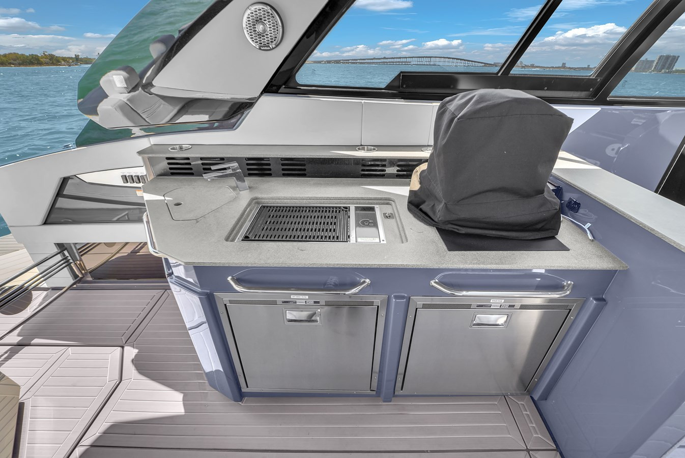 https://arconyachts.ams3.digitaloceanspaces.com/157576/conversions/large_4597918-optimize.jpg