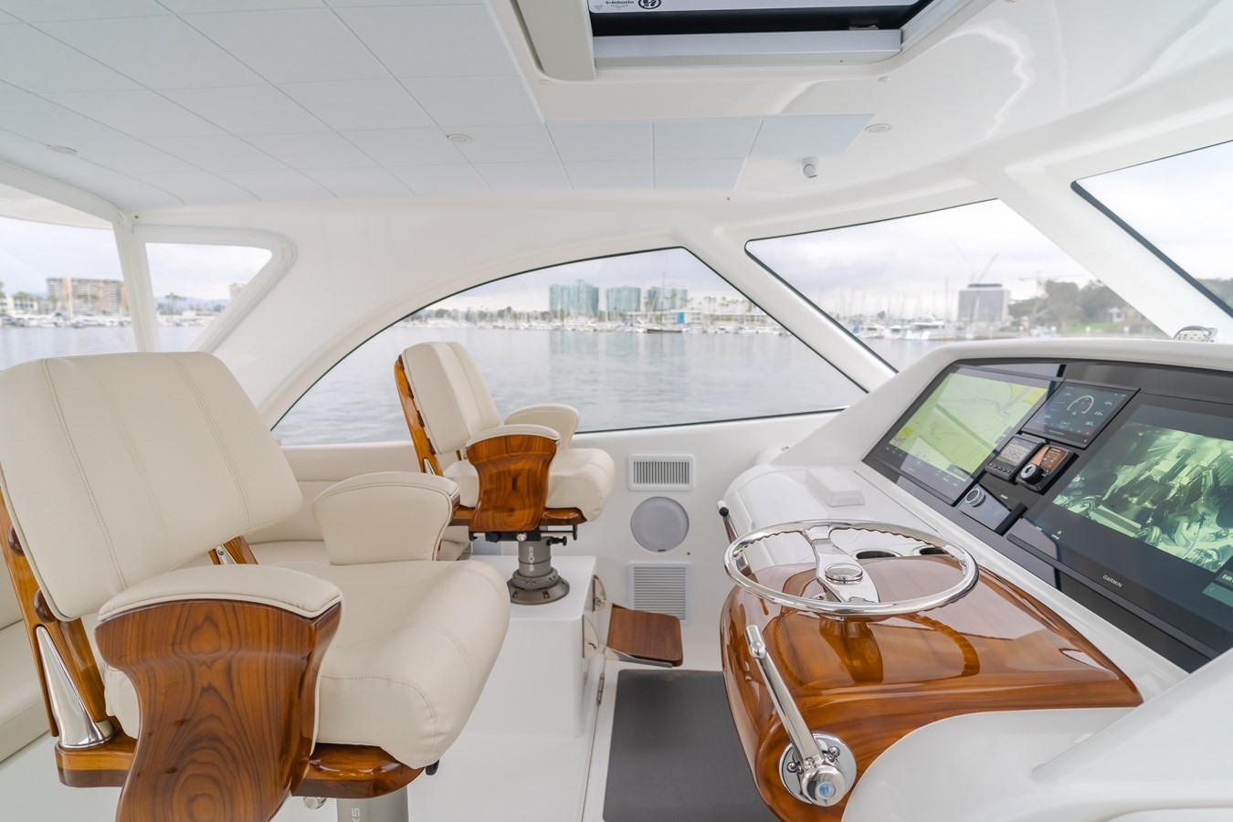 https://arconyachts.ams3.digitaloceanspaces.com/157752/conversions/large_4633438-optimize.jpg