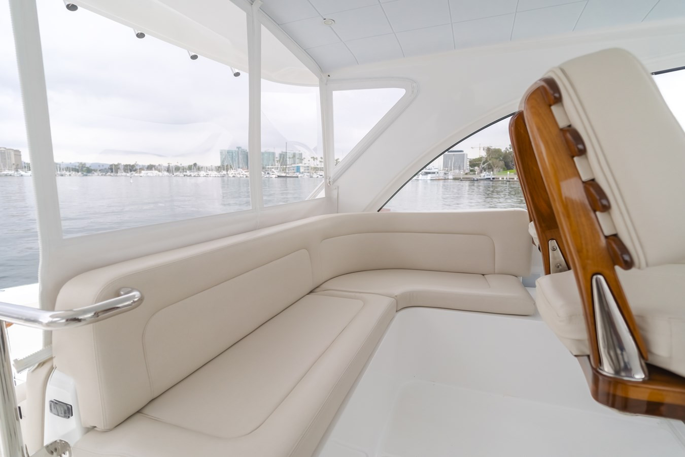 https://arconyachts.ams3.digitaloceanspaces.com/157759/conversions/large_4633441-optimize.jpg