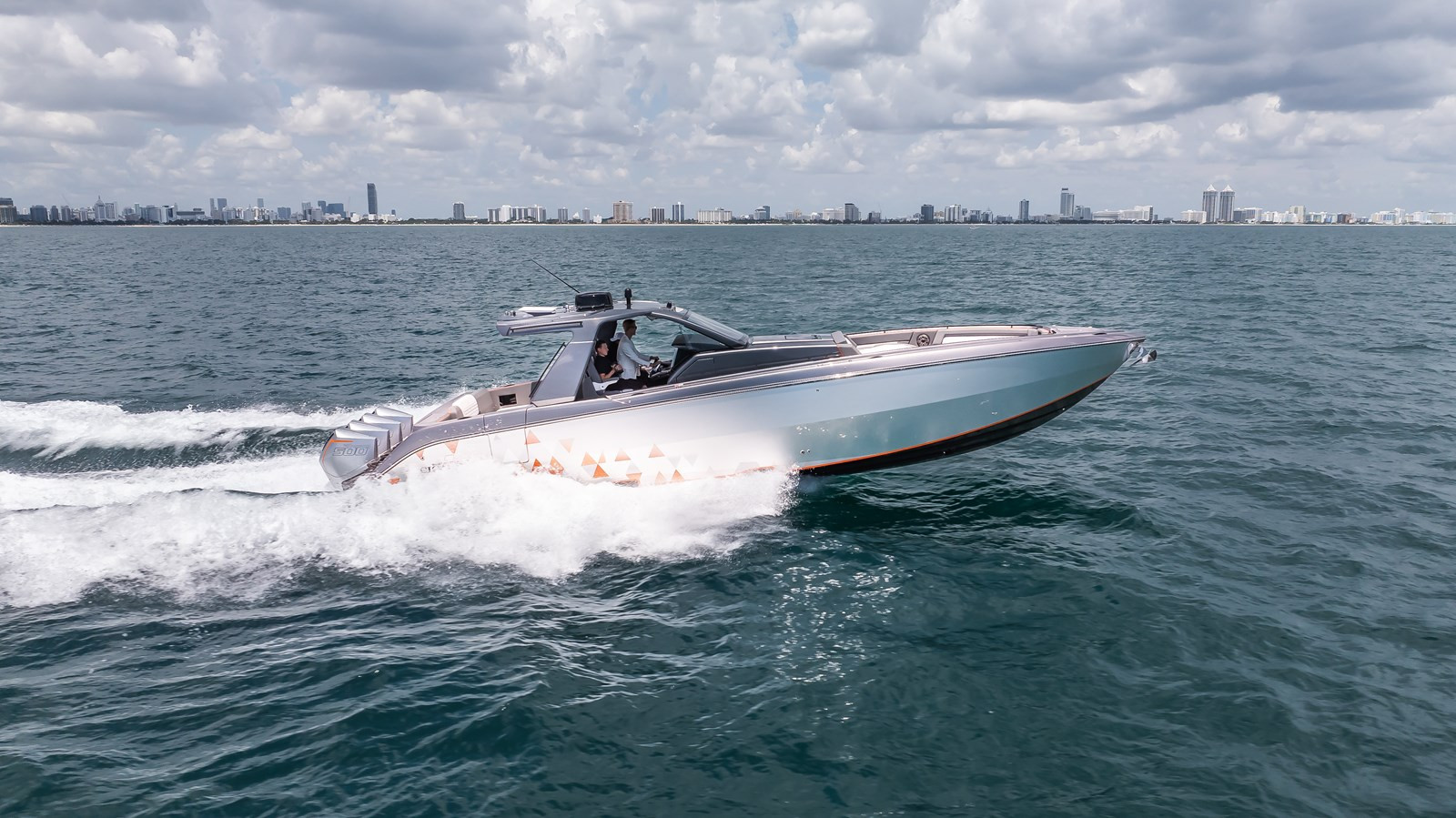 https://arconyachts.ams3.digitaloceanspaces.com/158406/conversions/large_4694979-optimize.jpg