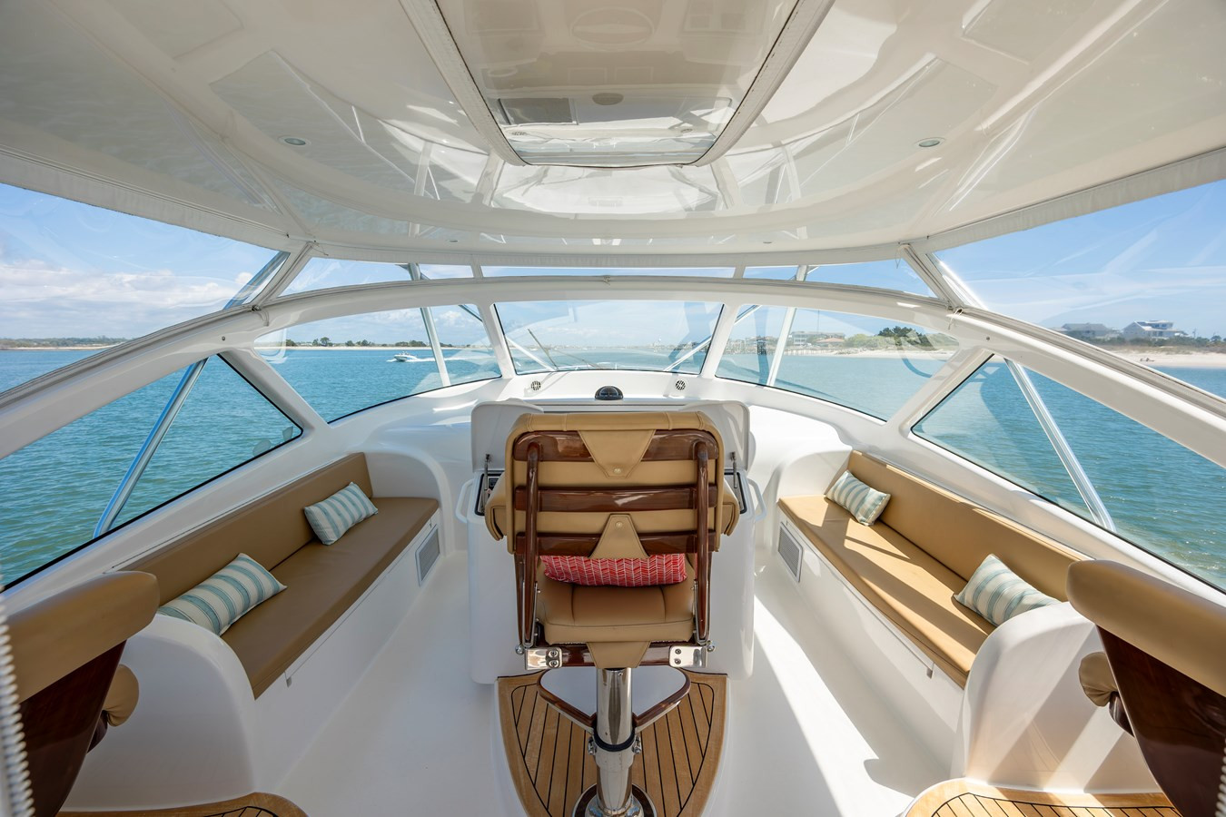 https://arconyachts.ams3.digitaloceanspaces.com/158490/conversions/large_4642161-optimize.jpg