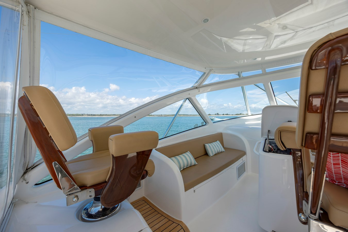 https://arconyachts.ams3.digitaloceanspaces.com/158493/conversions/large_4642162-optimize.jpg