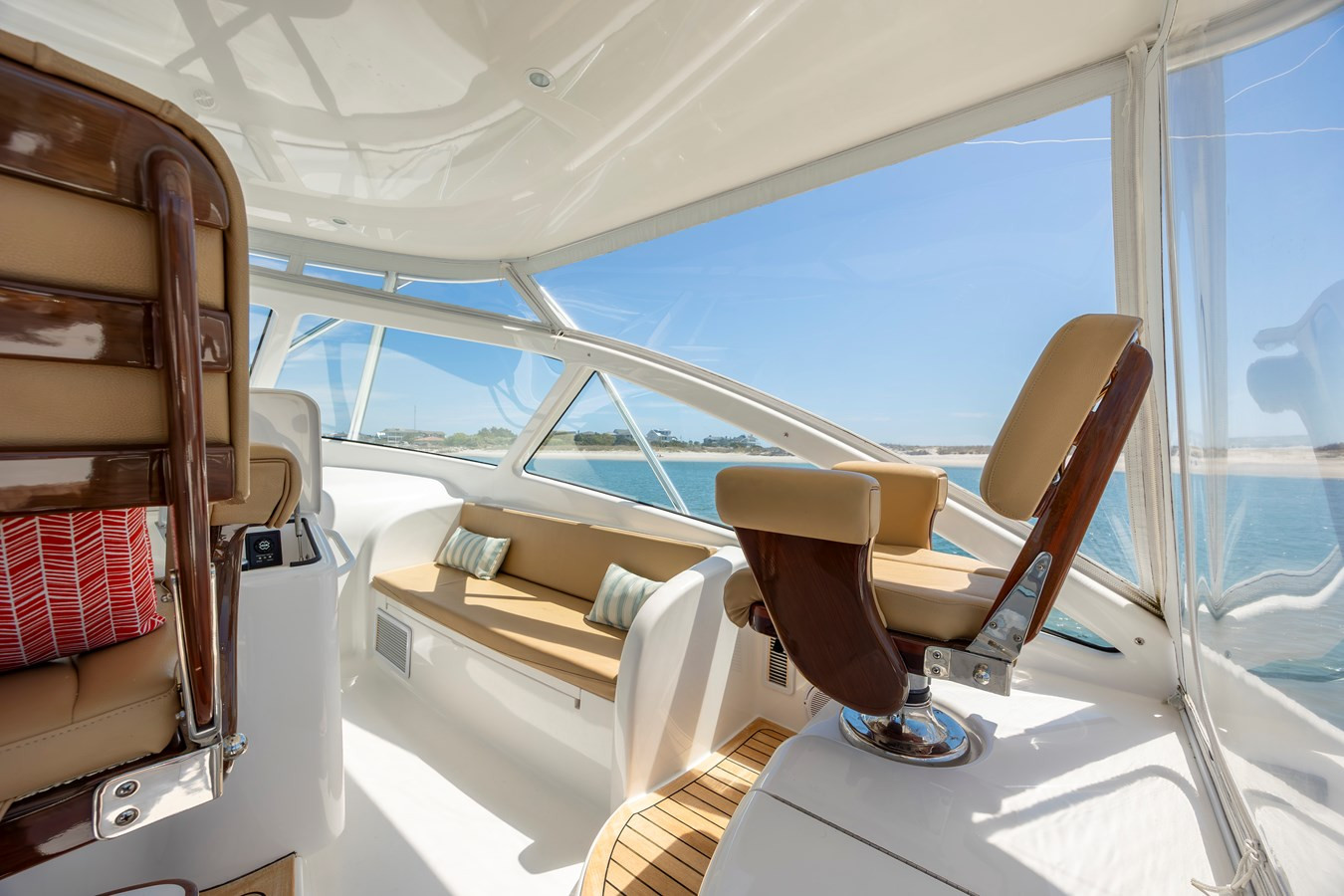 https://arconyachts.ams3.digitaloceanspaces.com/158496/conversions/large_4642163-optimize.jpg