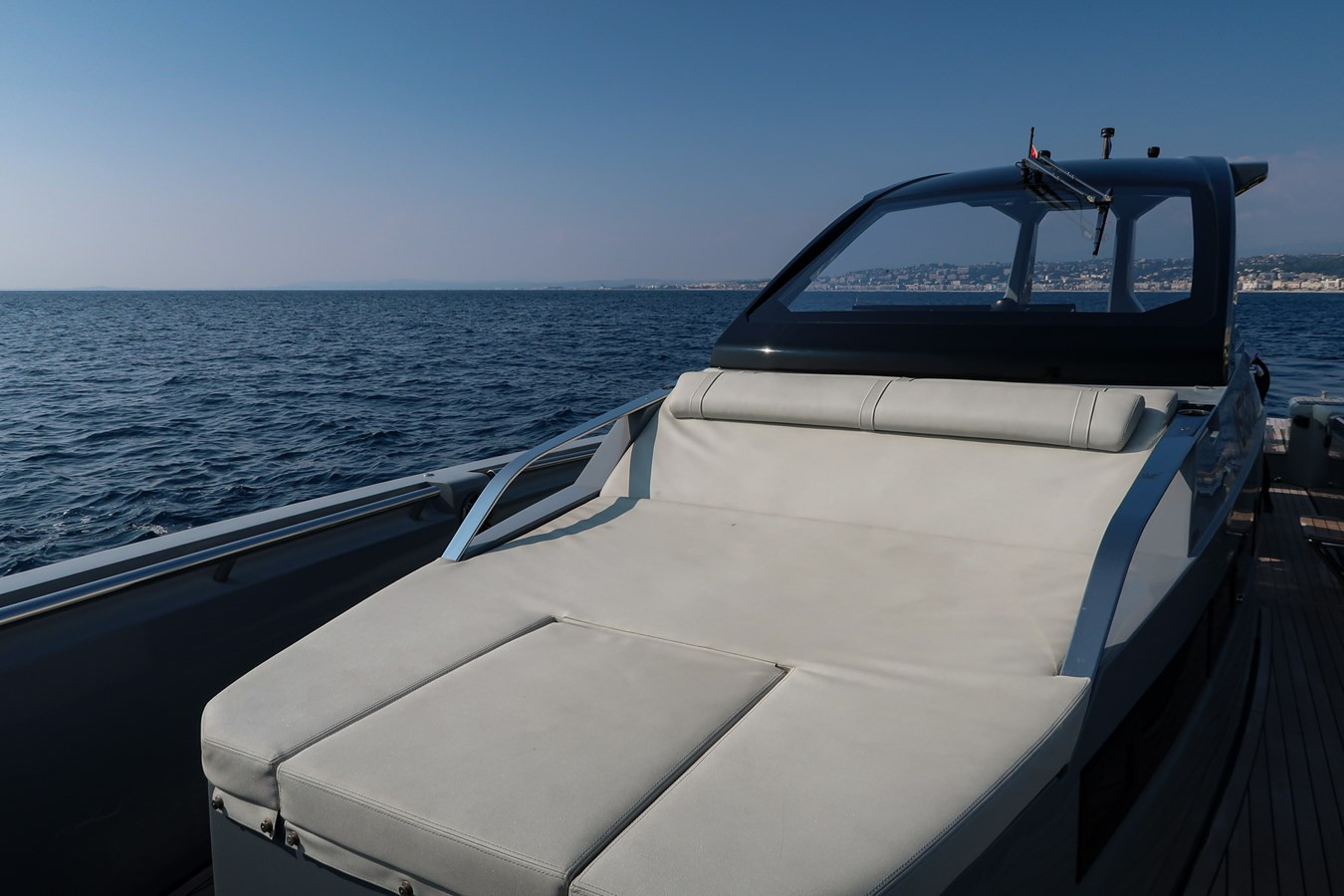 https://arconyachts.ams3.digitaloceanspaces.com/158535/conversions/large_4832510-optimize.jpg