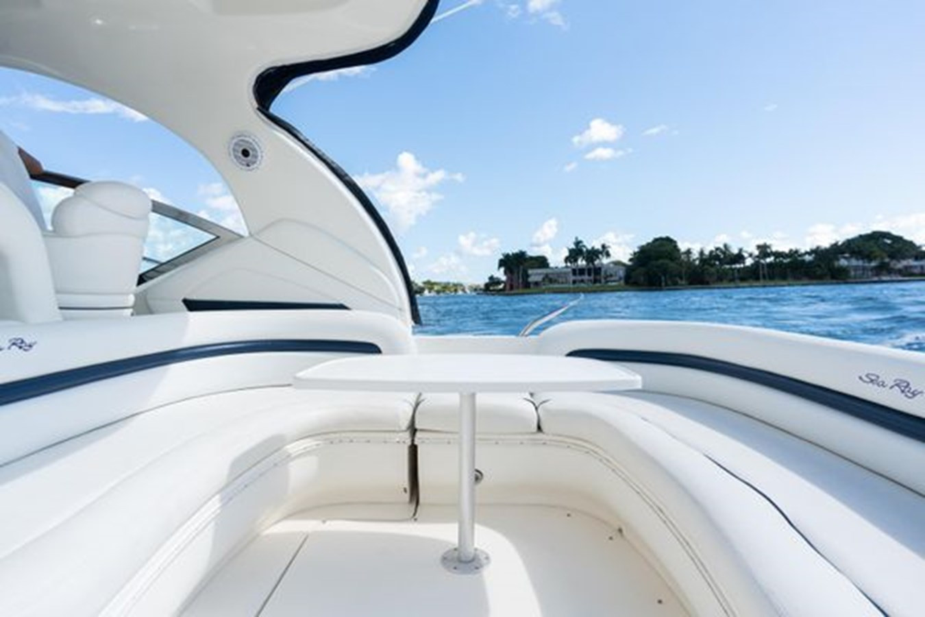 https://arconyachts.ams3.digitaloceanspaces.com/158542/conversions/large_4760497-optimize.jpg