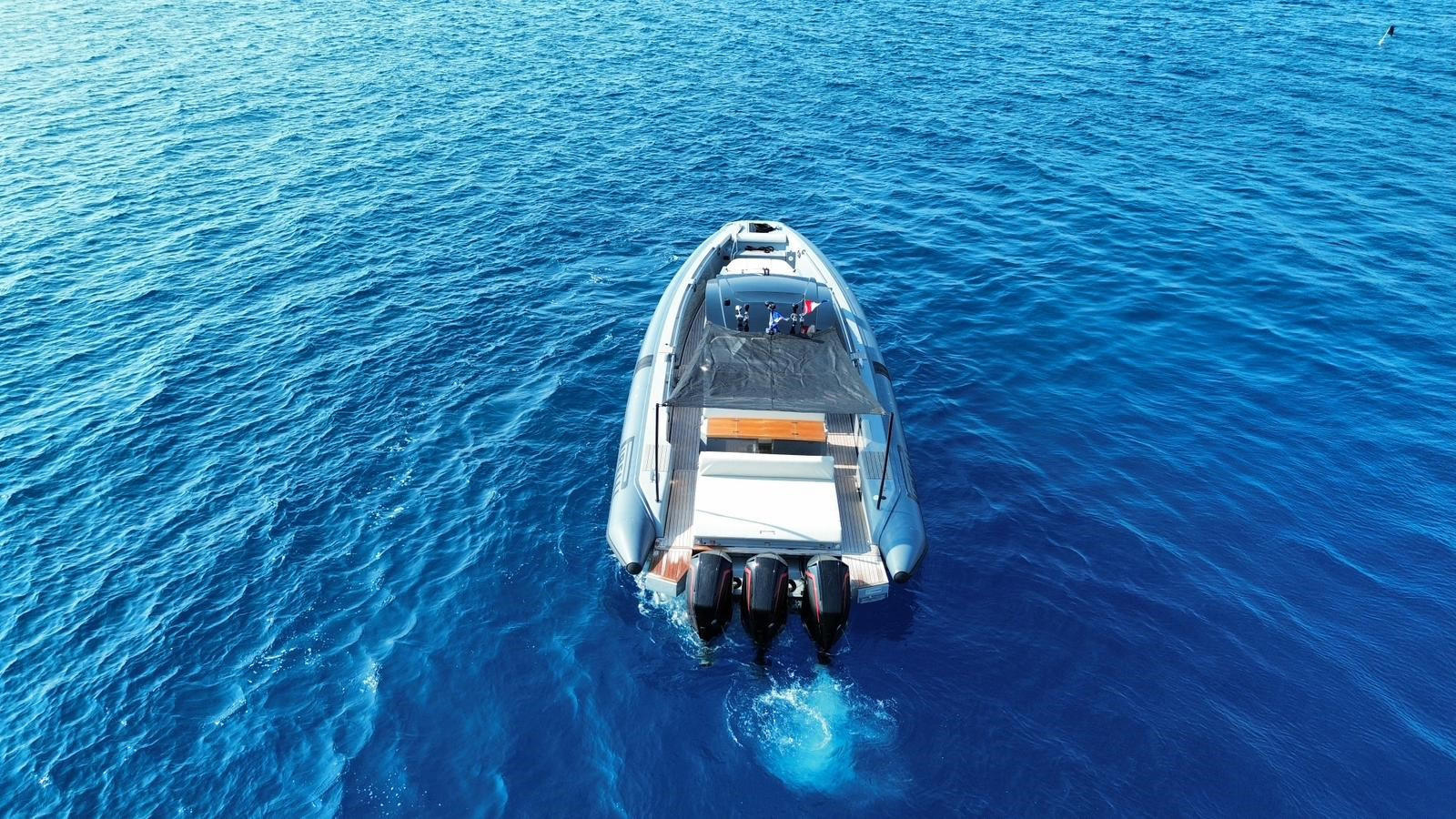 https://arconyachts.ams3.digitaloceanspaces.com/158583/conversions/large_4843013-optimize.jpg