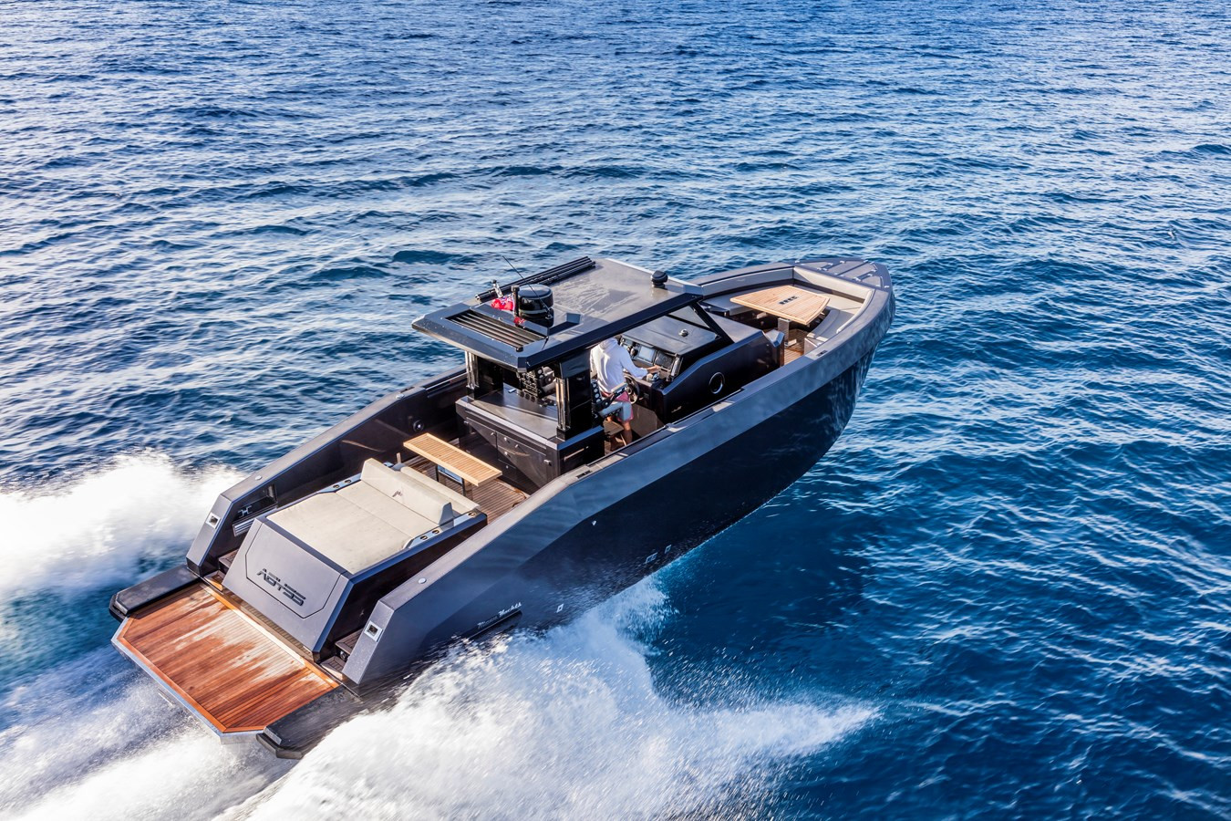 https://arconyachts.ams3.digitaloceanspaces.com/158595/conversions/large_4456893-optimize.jpg