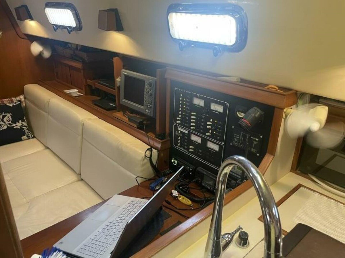 https://arconyachts.ams3.digitaloceanspaces.com/158847/conversions/large_4634361-optimize.jpg