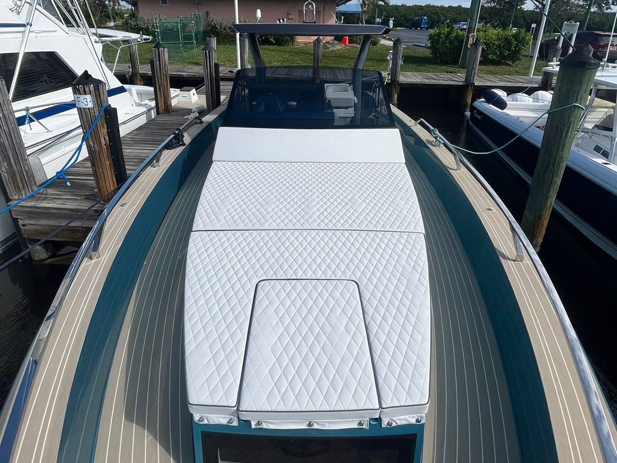 https://arconyachts.ams3.digitaloceanspaces.com/158961/conversions/large_4076280-optimize.jpg