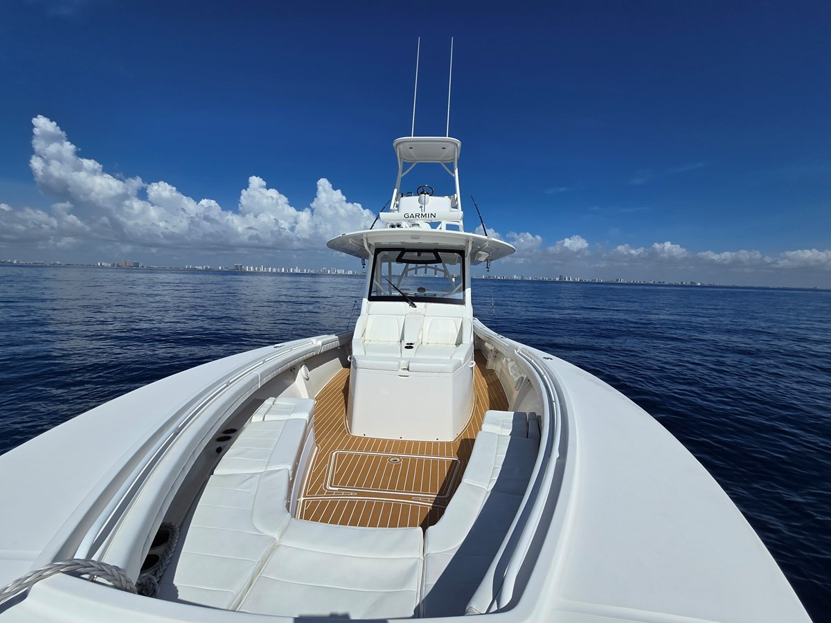 https://arconyachts.ams3.digitaloceanspaces.com/159057/conversions/large_4733604-optimize.jpg