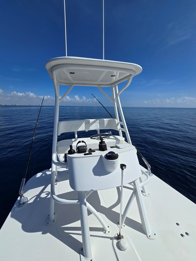https://arconyachts.ams3.digitaloceanspaces.com/159059/conversions/large_4733605-optimize.jpg