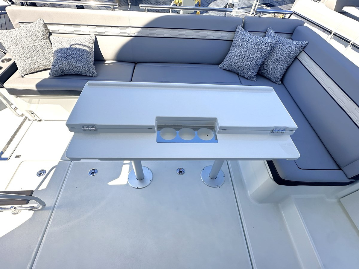 https://arconyachts.ams3.digitaloceanspaces.com/159061/conversions/large_4641375-optimize.jpg