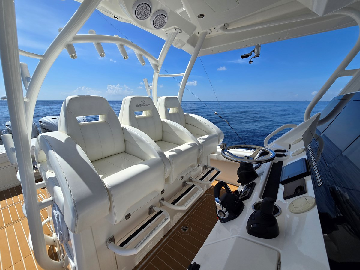 https://arconyachts.ams3.digitaloceanspaces.com/159077/conversions/large_4733611-optimize.jpg