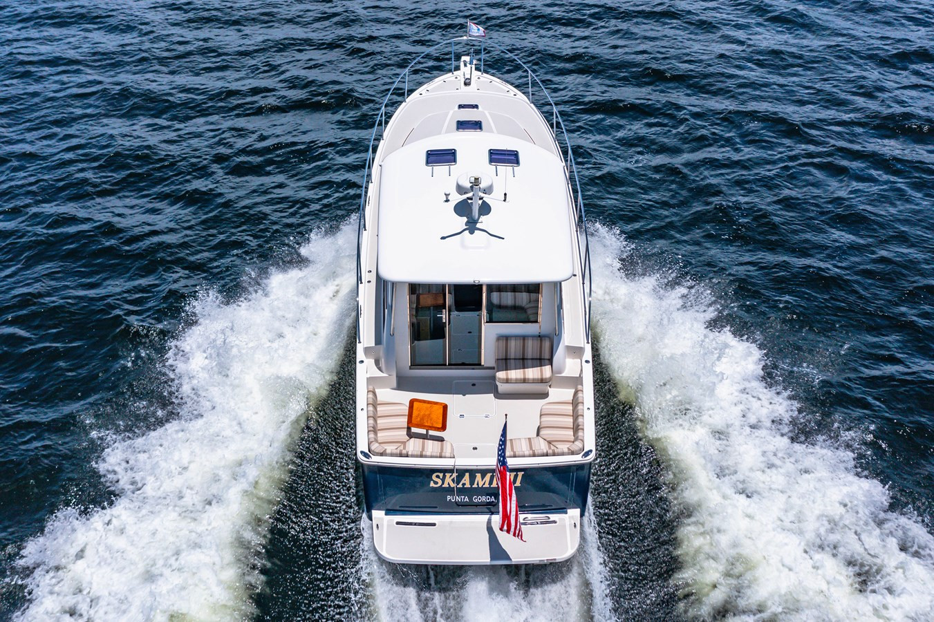https://arconyachts.ams3.digitaloceanspaces.com/159207/conversions/large_3541922-optimize.jpg