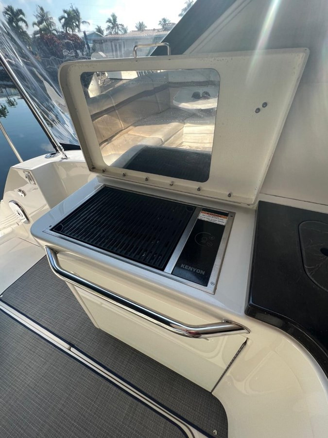 https://arconyachts.ams3.digitaloceanspaces.com/159271/conversions/large_3889584-optimize.jpg