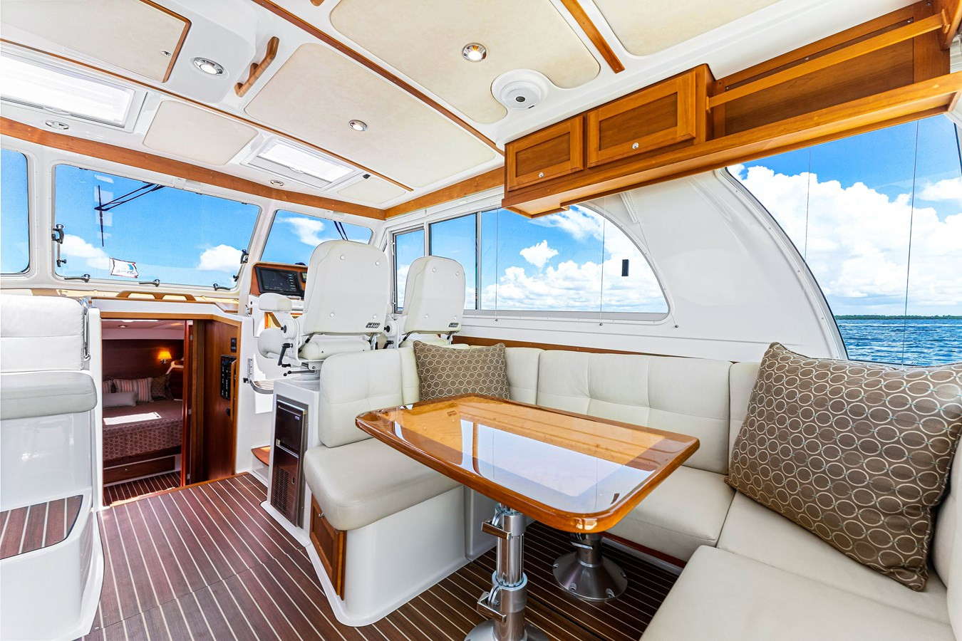 https://arconyachts.ams3.digitaloceanspaces.com/159318/conversions/large_3541958-optimize.jpg