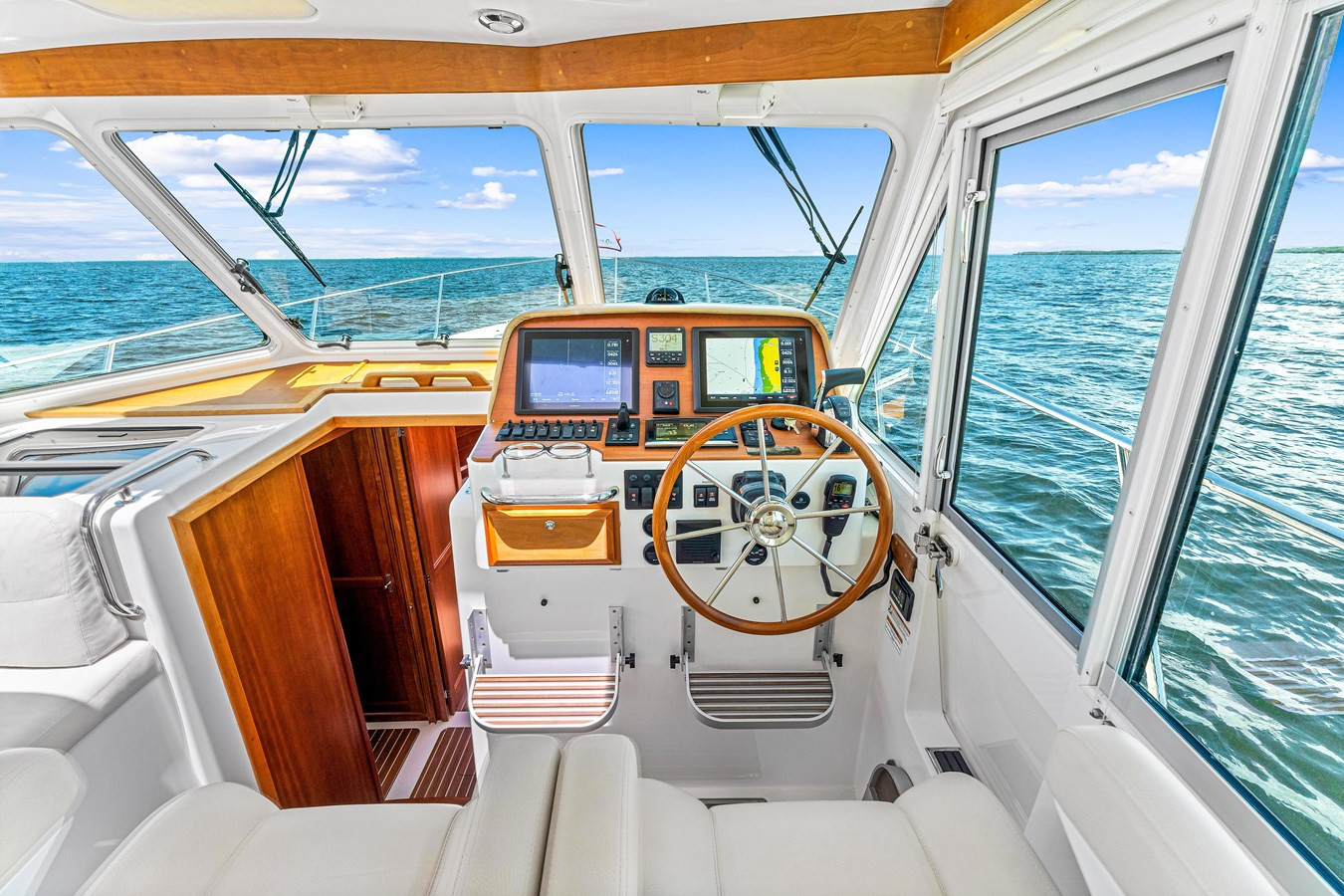 https://arconyachts.ams3.digitaloceanspaces.com/159342/conversions/large_3541966-optimize.jpg
