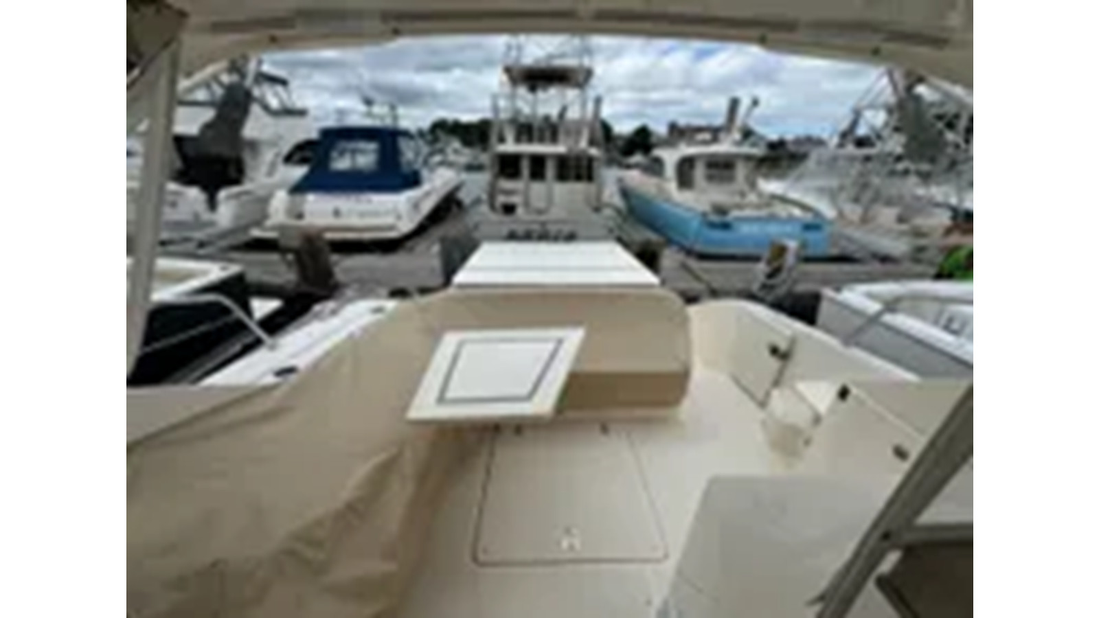 https://arconyachts.ams3.digitaloceanspaces.com/159366/conversions/large_4326637-optimize.jpg